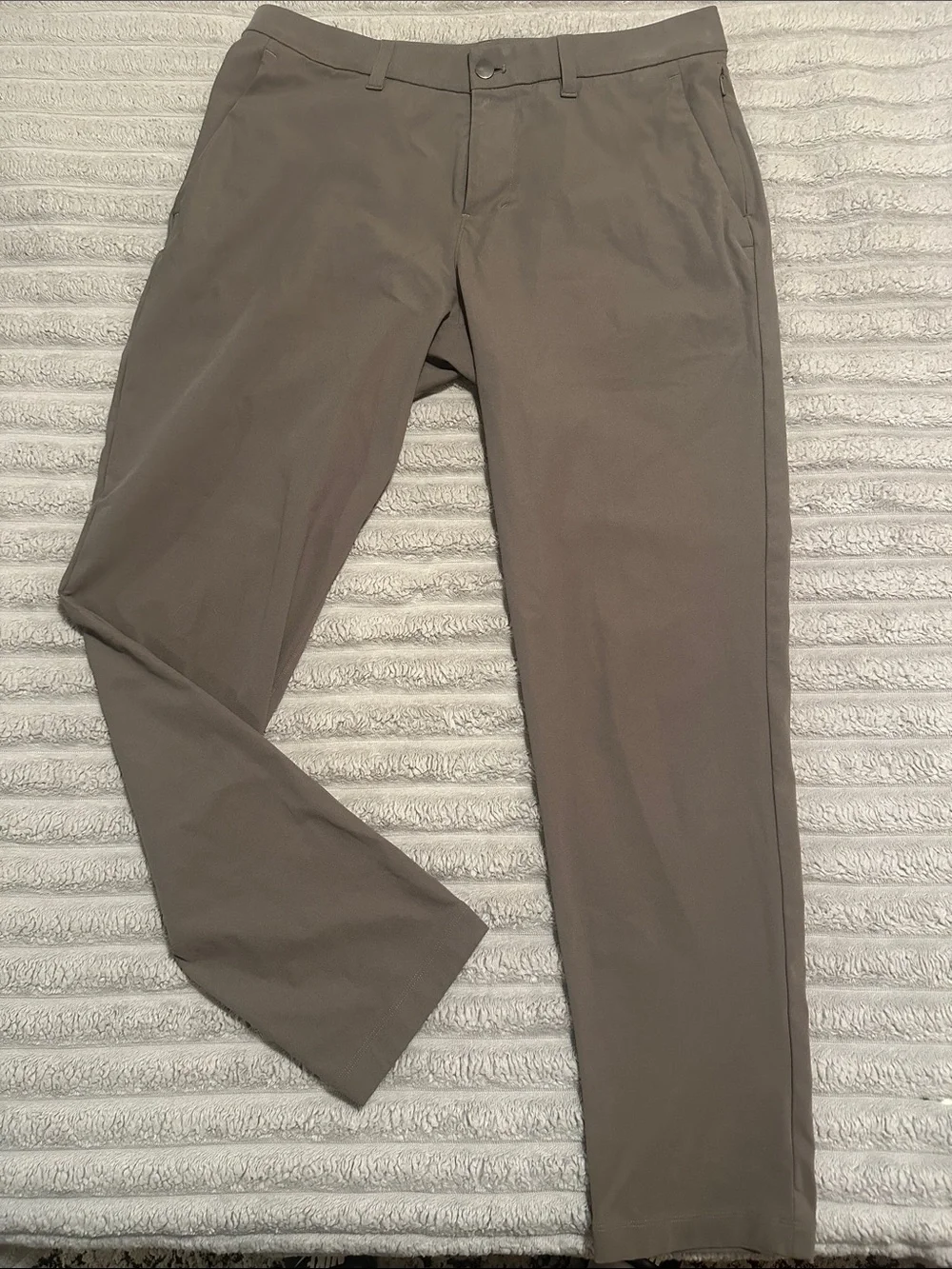 lululemon athletica Men's Chino Pants in Taupe Brown